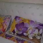 Fanizza Oda ve Kahvaltı 3*
